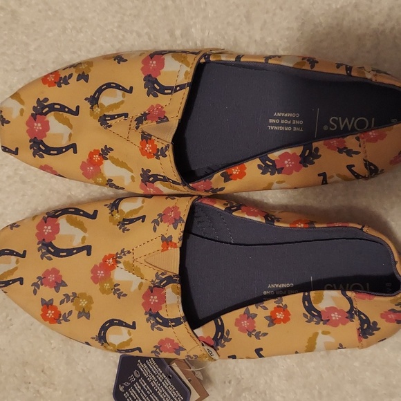 Toms Shoes - Toms women's alpargata- horses print
